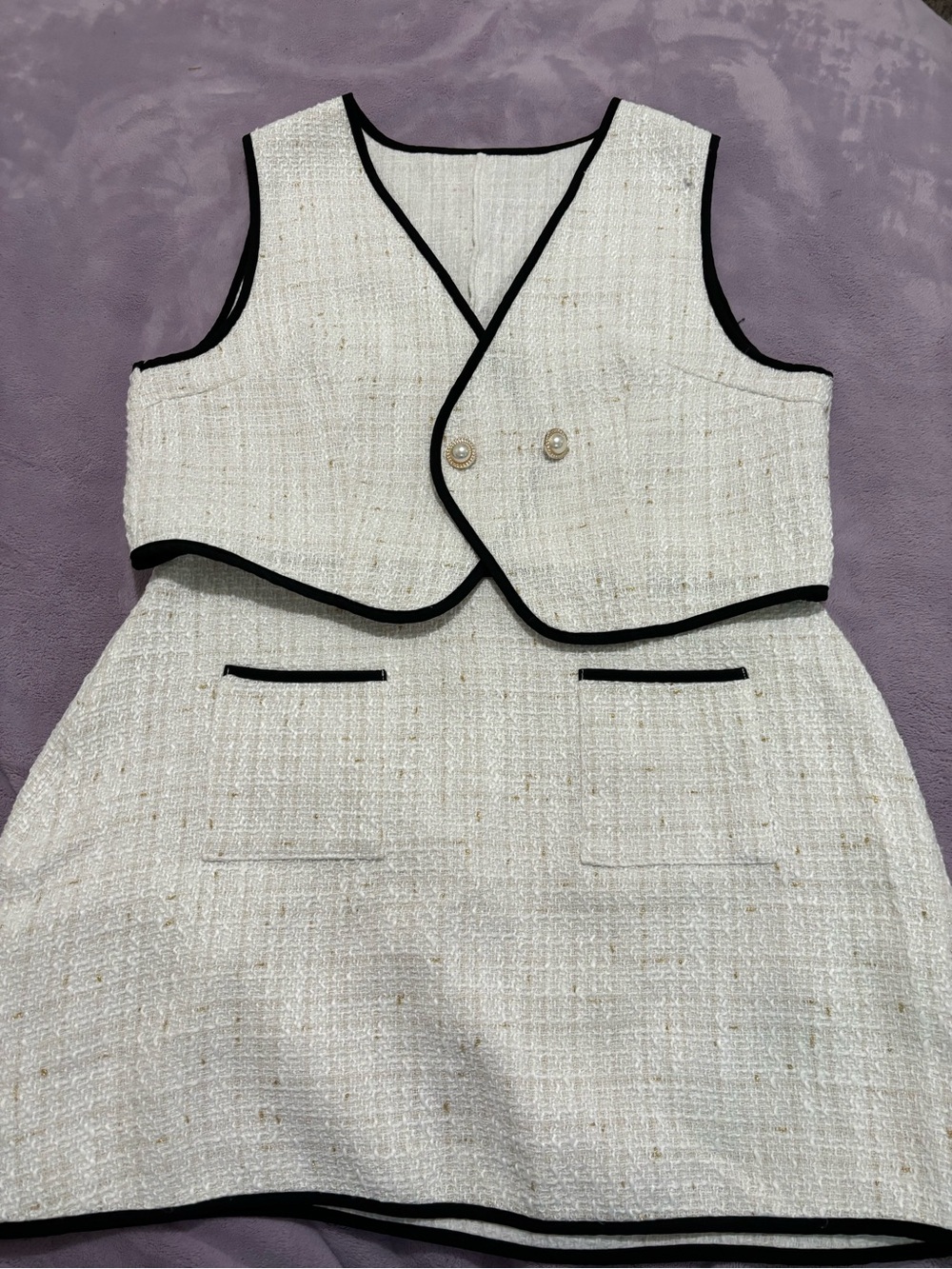 SHEIN Ivory Tweed Cropped Vest & Mini Skirt Set with Black Trim